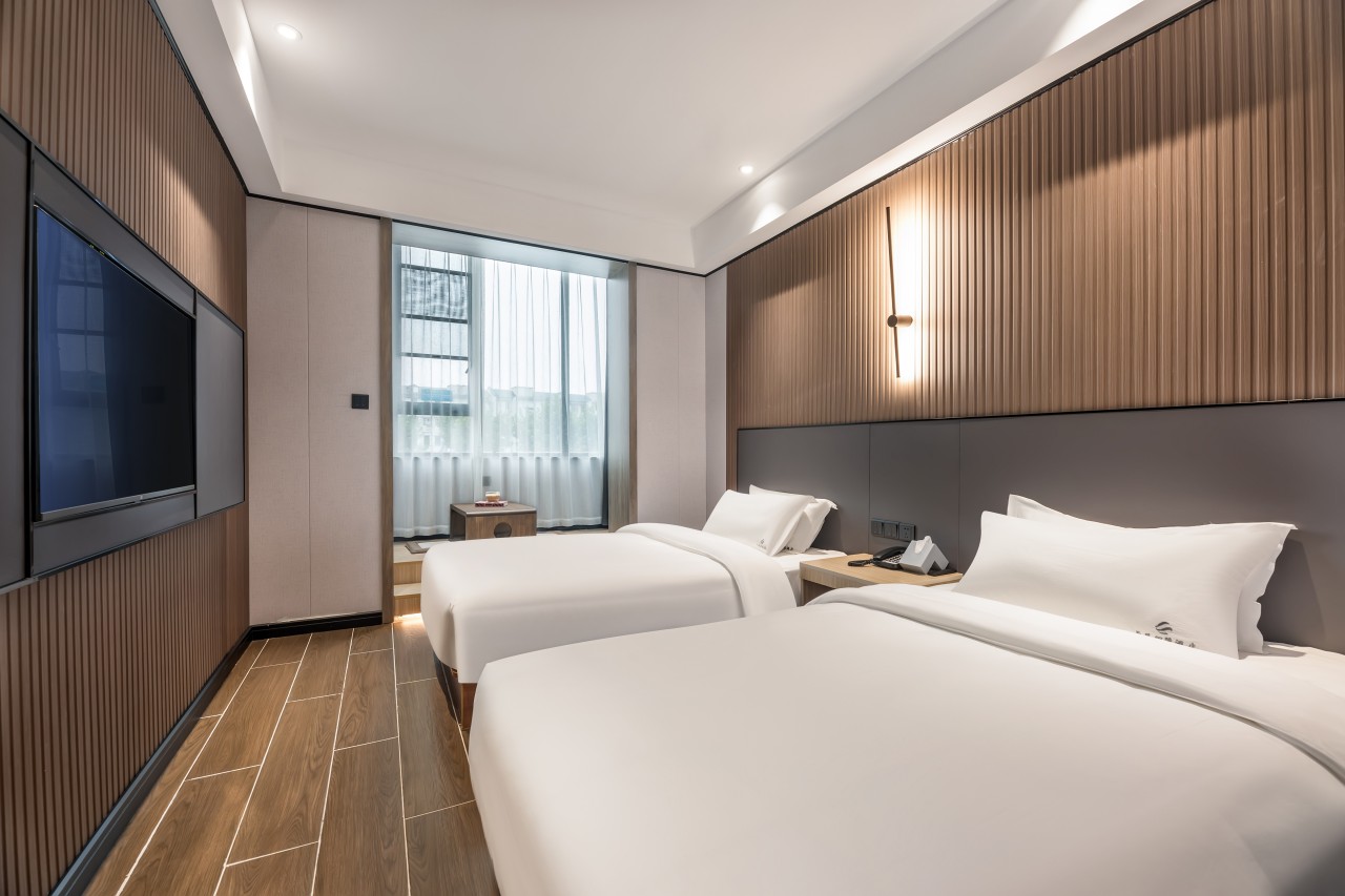 0206k120008ytihuaC143 0206k120008ytihuaC143